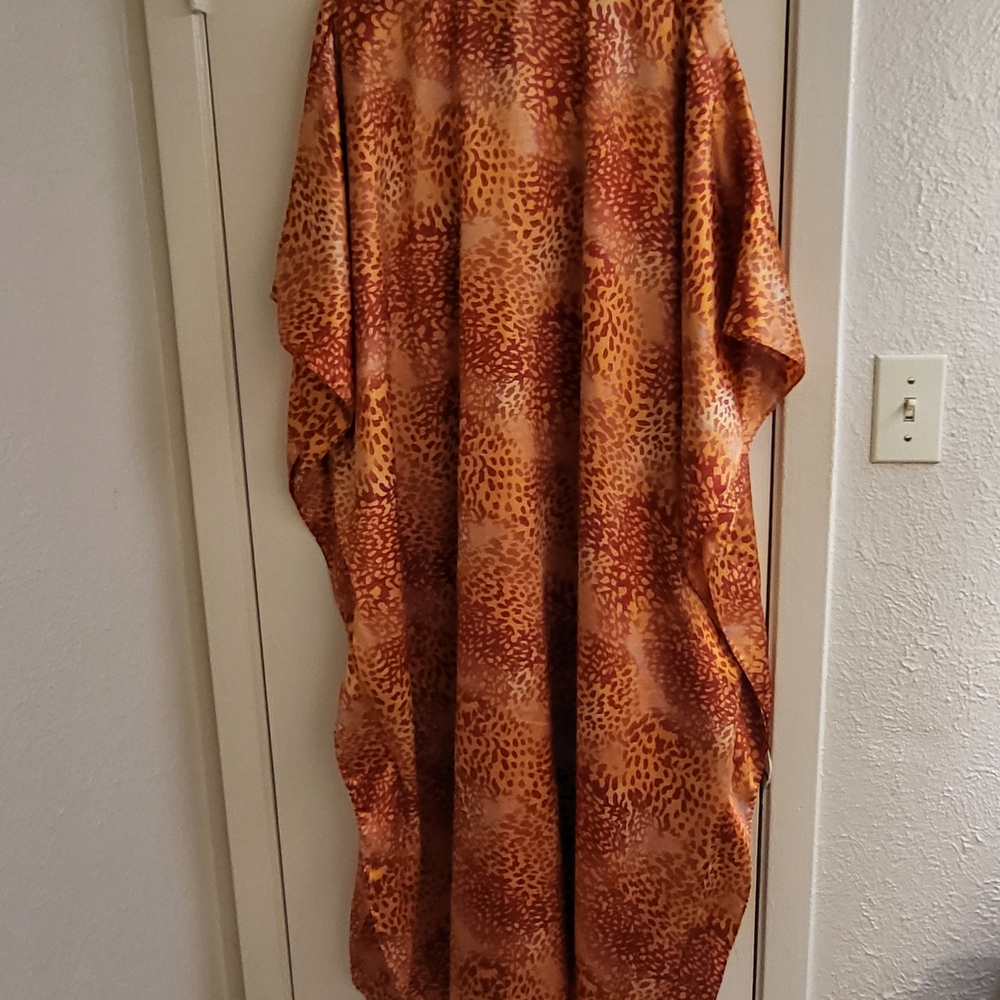 Elegant Orange Patterned Women's Robe - Picture 5 of 8